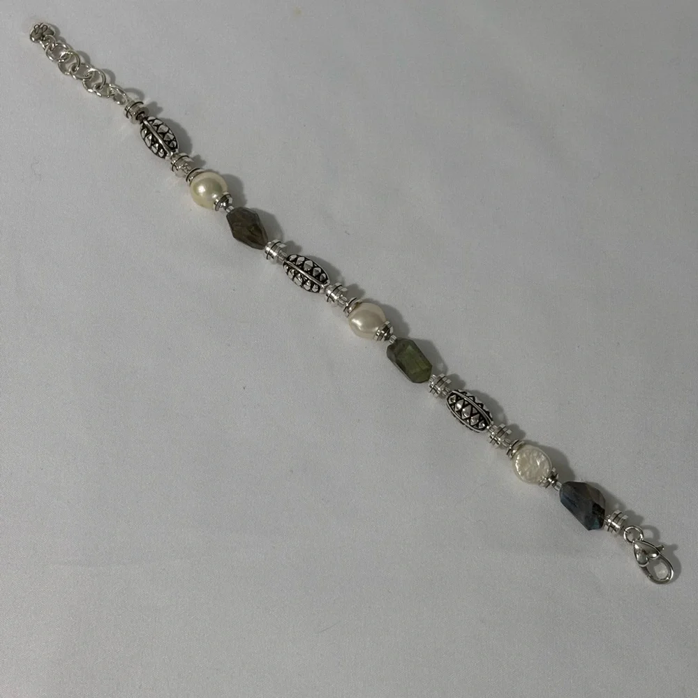 Brighton Vintage Faux Pearl, Grey Stone Silver Plated Beaded Bracelet -EUC - Picture 2 of 2
